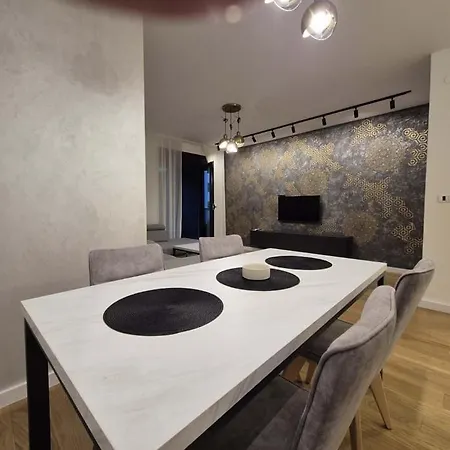 דירה Park New Luxury With Garage *