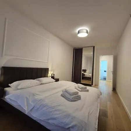 Park New Luxury With Garage Apartament Belgrad