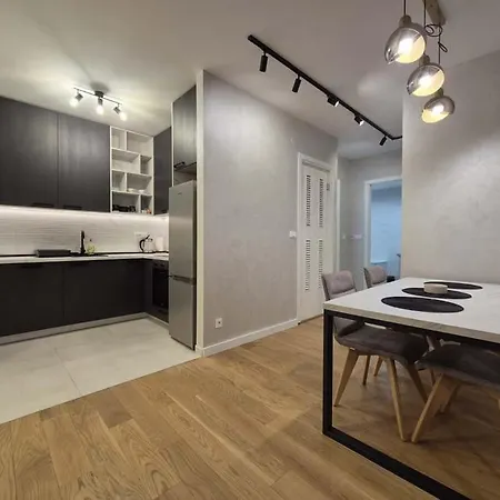 Park New Luxury With Garage Apartment